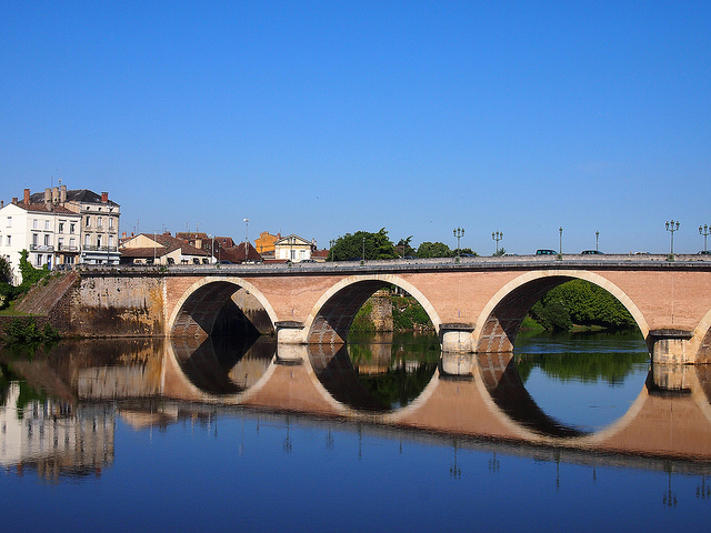 Bridge over the Dordogne in Bergerac