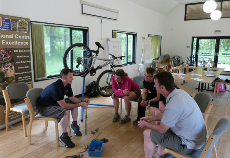 Discussing the chain, bike maintenance course