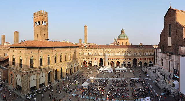 Piazza Maggiore, Bologna