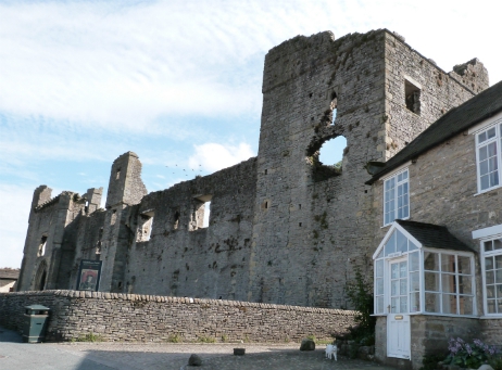 Middleham castle