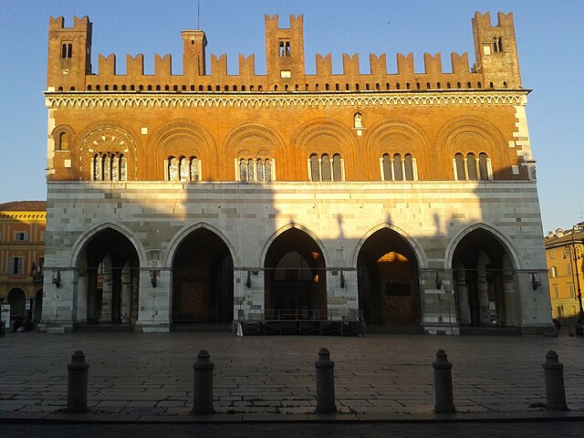 Palazzo Gotico, Piacenza