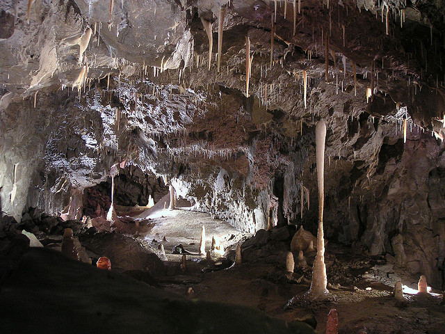 Stump Cross Caverns