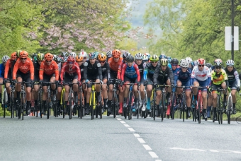 Women's Tour de Yorkshire on Harlow Moor Road