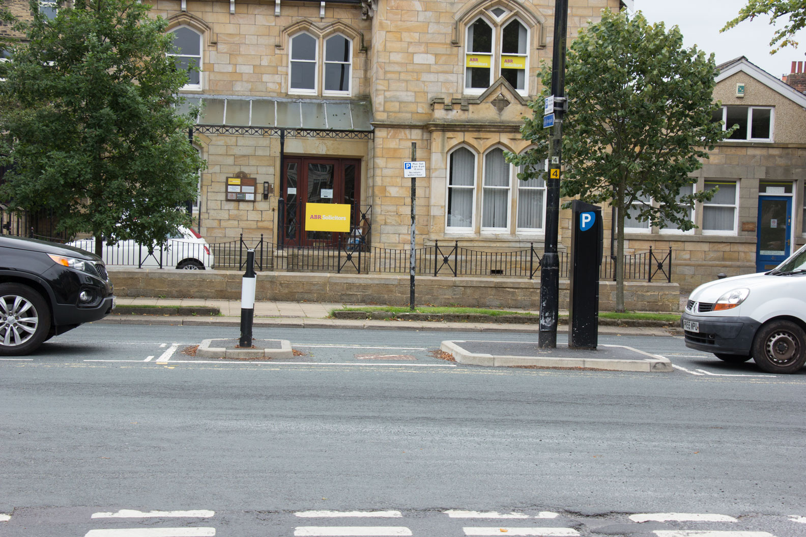 Right turn for bikes on Victoria Avenue Right turn for bikes on Victoria Avenue